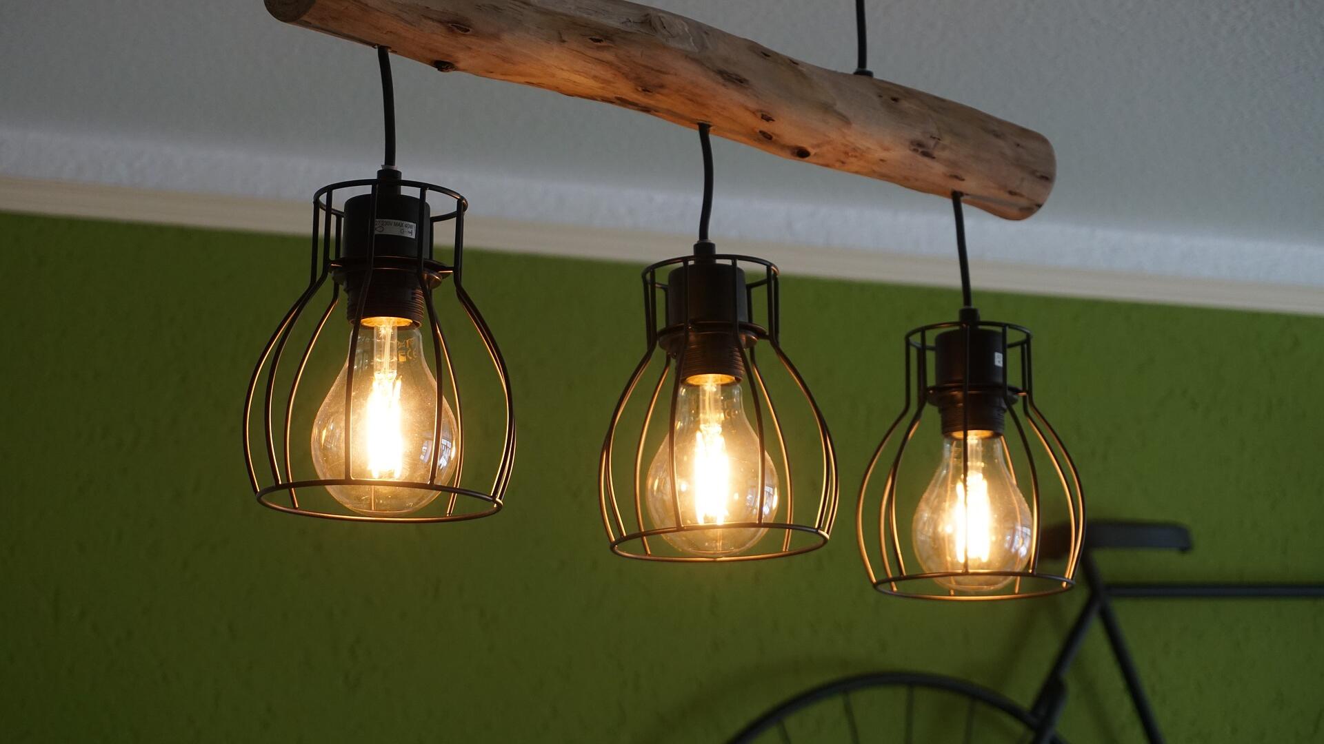 Afbeelding van David Polz via Pixabay huiskamer lamp